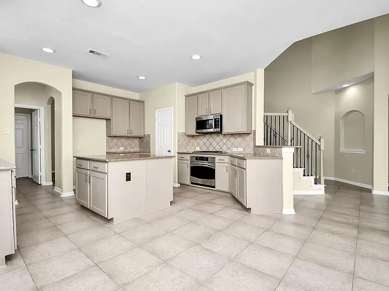 6315 Bain Dr — Photo 14