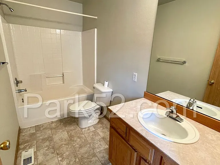 2632 Meyer St — Photo 8