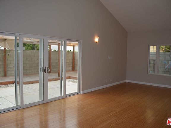 3rd image of 4165 Lincoln Ave