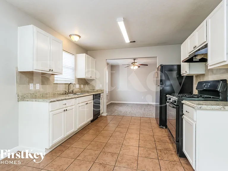 2603 Cypress Island Dr — Photo 6