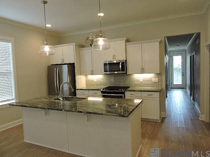 3 bed, 1752 sqft, $2,250 — Photo 3