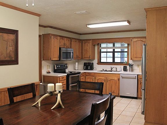 4th image of 3825 Timberwood Dr