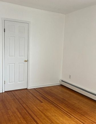 4th image of 28 Hudson St #2