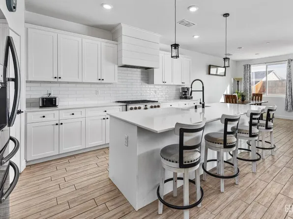 3110 Plaza Pines Ln, Shafter, CA 93263