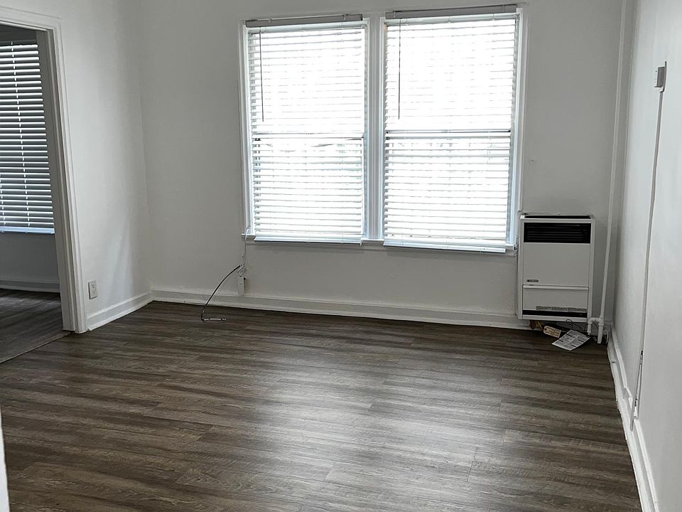 1st image of 250 S Kenmore Ave APT 102
