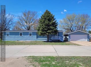 1104 Harrison St, Wood River, NE 68883