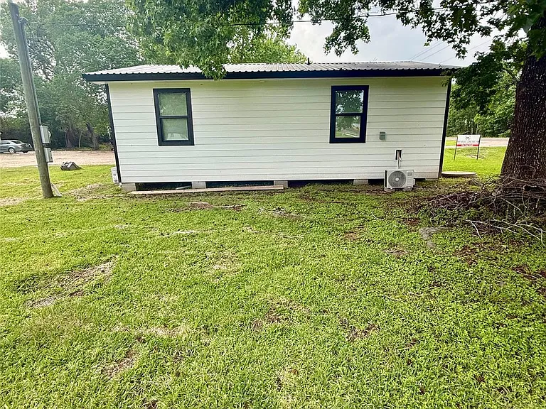 324 W Main Hwy — Photo 2