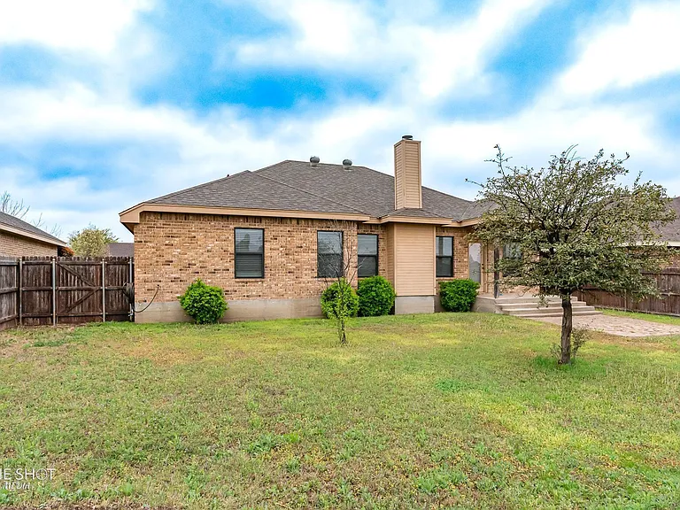 350 Miss Ellie Ln — Photo 39