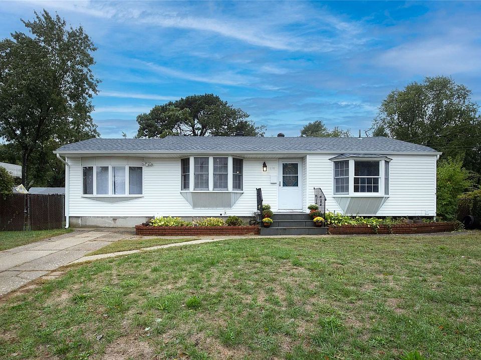 176 Whitetail Lane, Central Islip, NY 11722 Zillow