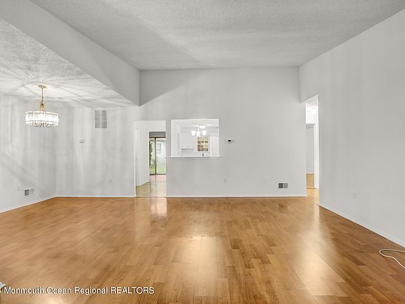 5th image of 4 Gatley Close #1000