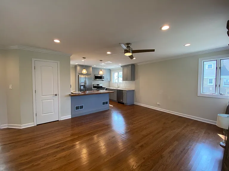 Laura Ln — Photo 3