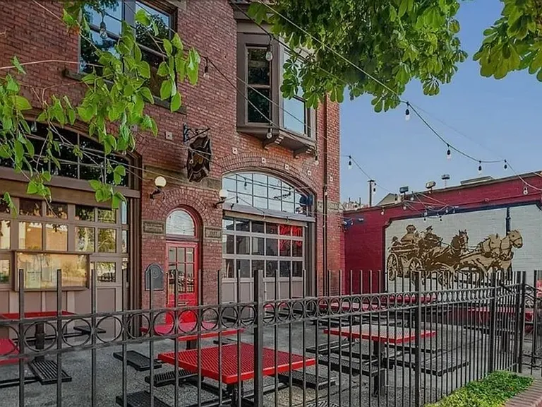 616 N Anderson St — Photo 30