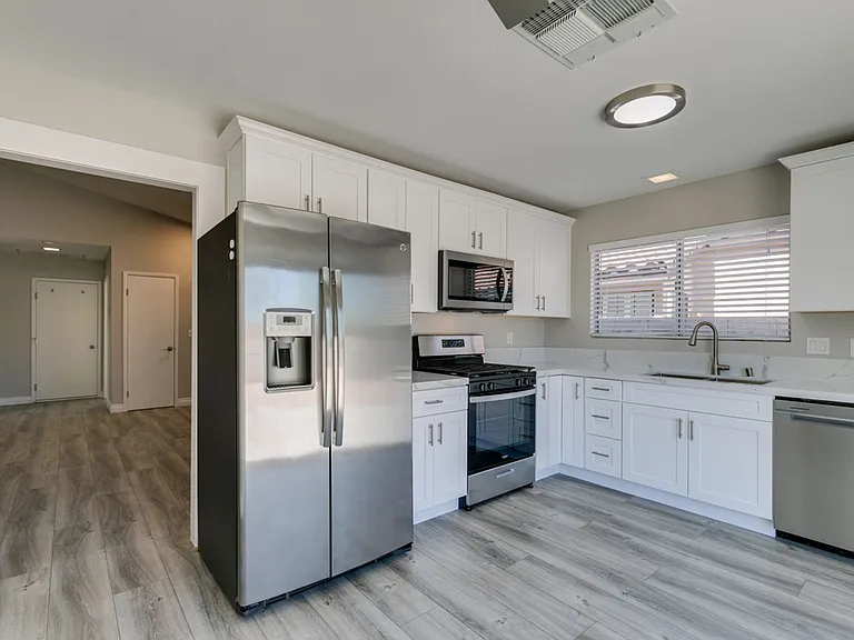 8292 Palmada Dr — Photo 20