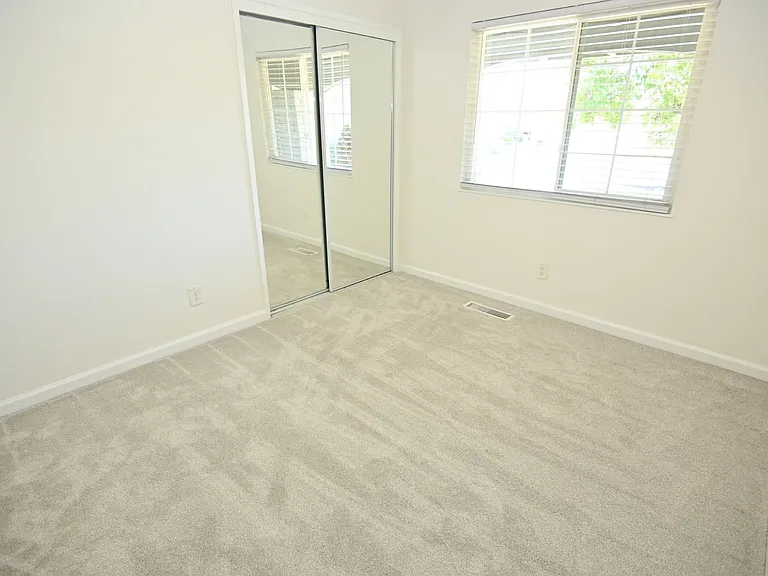 5659 Lathrop Dr — Photo 5