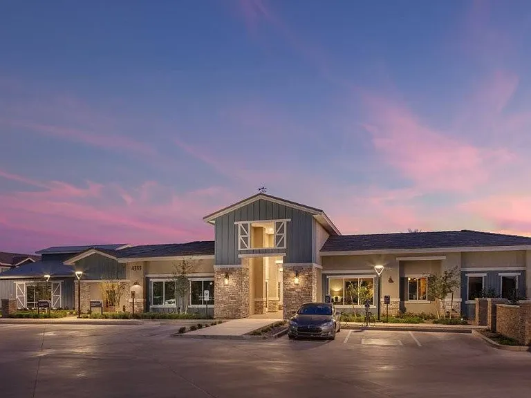 Everly at Morrison Ranch Luxury Apartments — Photo 67