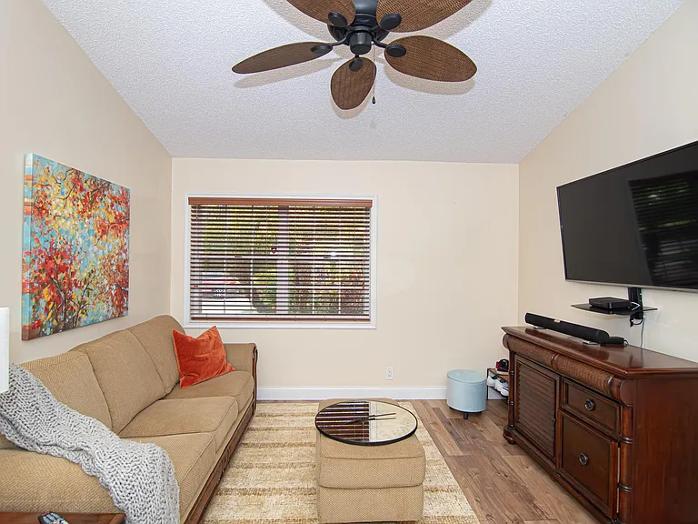 8410 Brussels Way — Photo 28