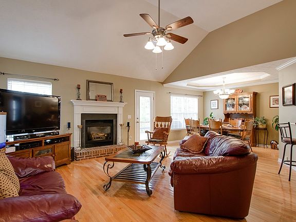 4th image of 3241 River Walk Dr