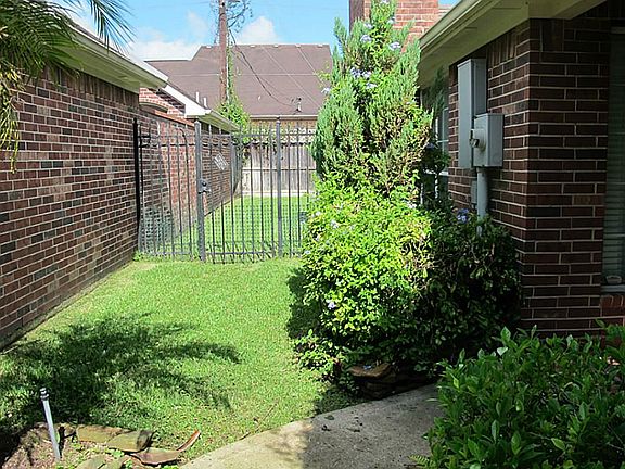 2nd image of 410 Pine Creek Dr