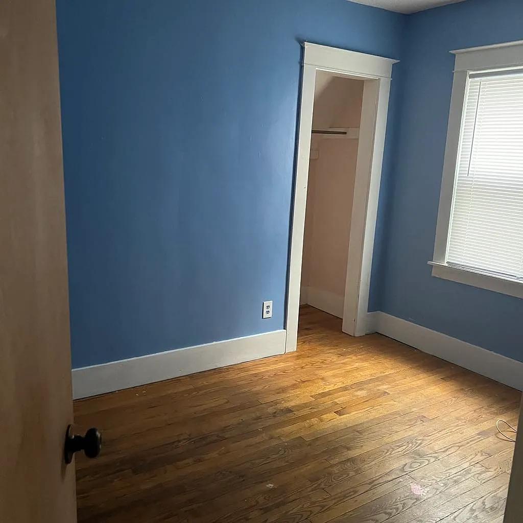 3 bed, 1250 sqft, $1,360 — Photo 2