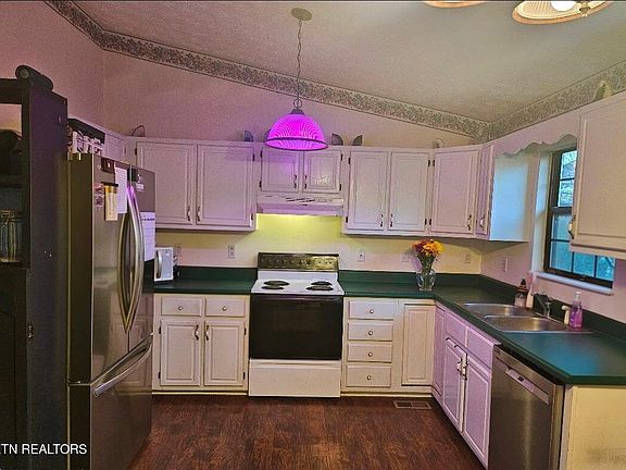 5th image of 188 Cross Creek Rd