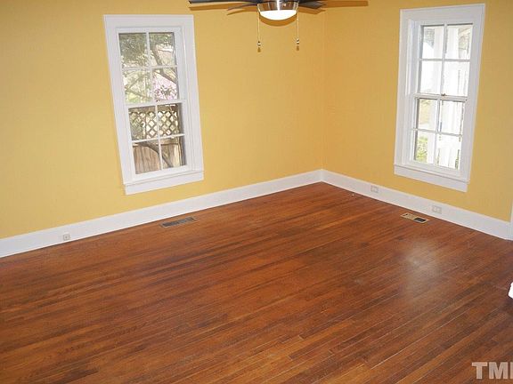 3rd image of 1409 Woodland Dr