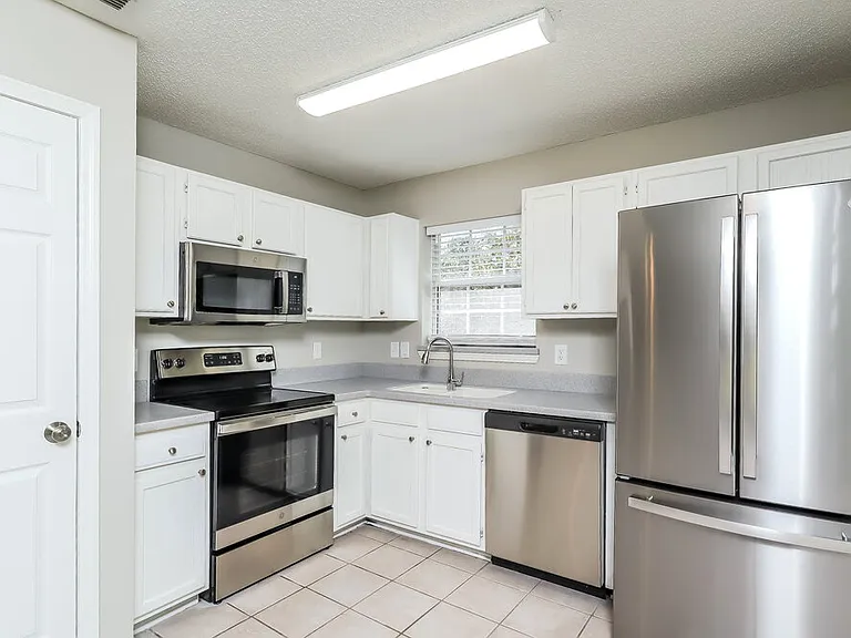 1142 Windy Willows Dr — Photo 8