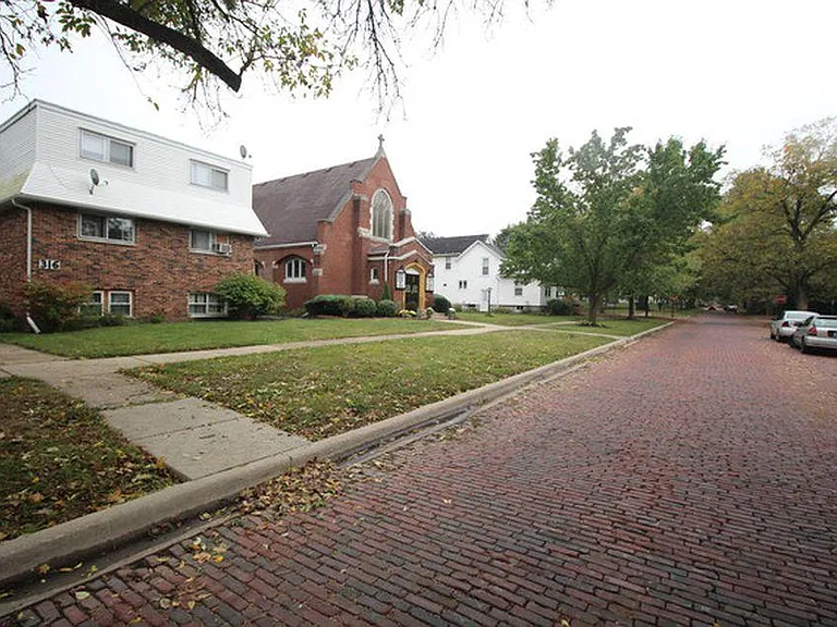 THE RESIDENCES AT SECOND STREET are located in a lovely, quiet, quaint neighborhood. 90 seconds walk to Huntley Park. Make this your home today!