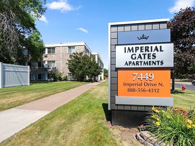 Imperial Gates Apartments — Photo 15