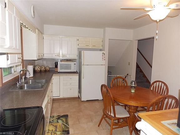 4th image of 252 Baird Ave