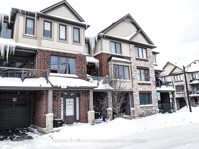 15 Hoffman Ln — Photo 1