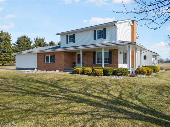 4254 Avalon Rd NW, Carrollton, OH 44615