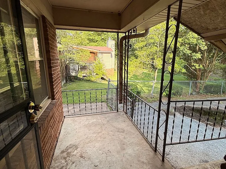 10 Ridgeview Dr — Photo 11