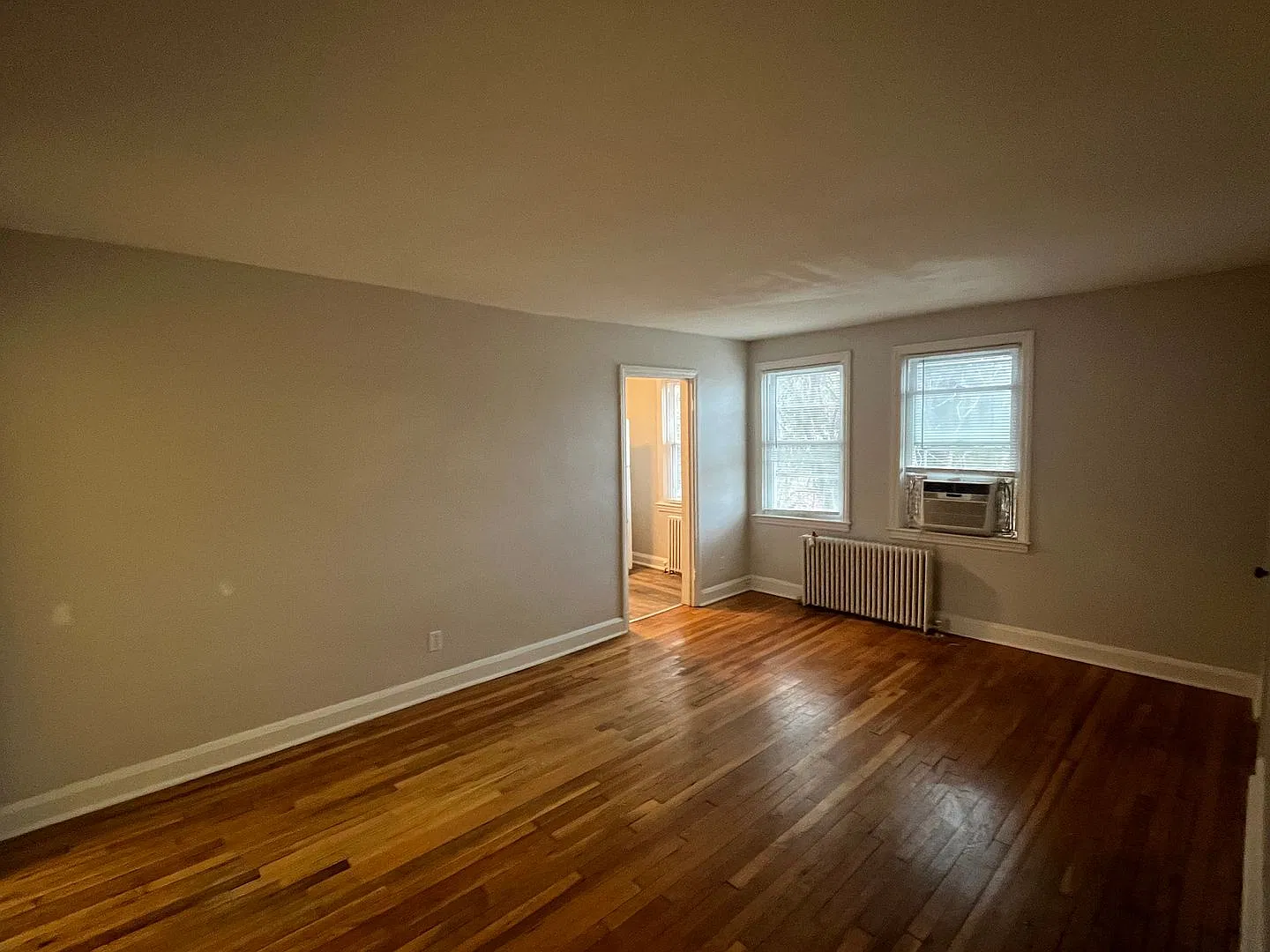 1661 E Cold Spring Ln — Photo 2