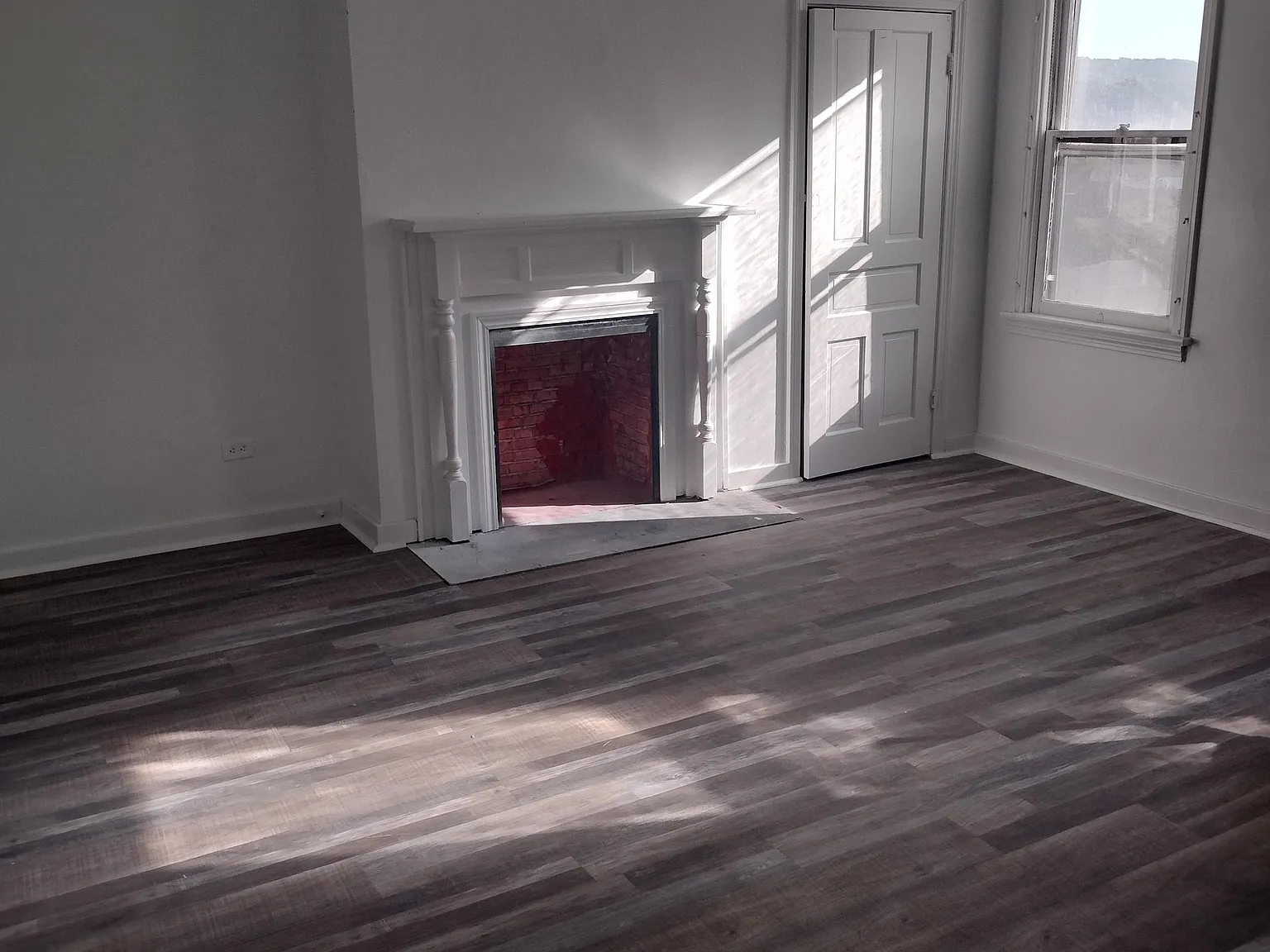 450 Card Ave - 2 — Photo 1