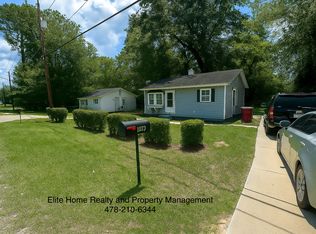 1073 Haywood Rd, Macon, GA 31211