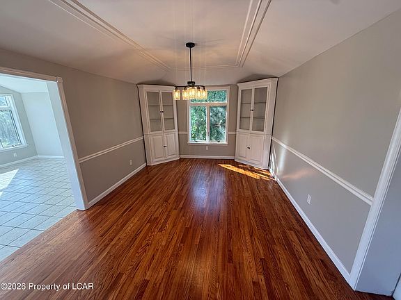 5th image of 10 Frederick Dr