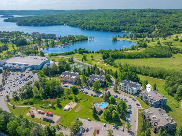 54 Deerhurst Summit Dr #201, Huntsville, ON P1H 1A9