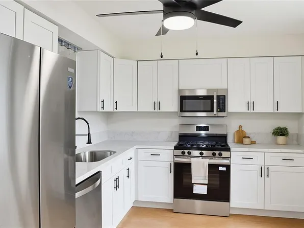 11 Overbrooke Pl, Hampton, VA 23669