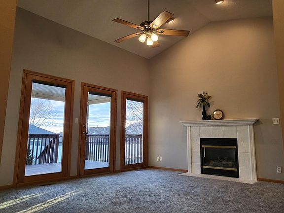 Living area- Access to covered deck area