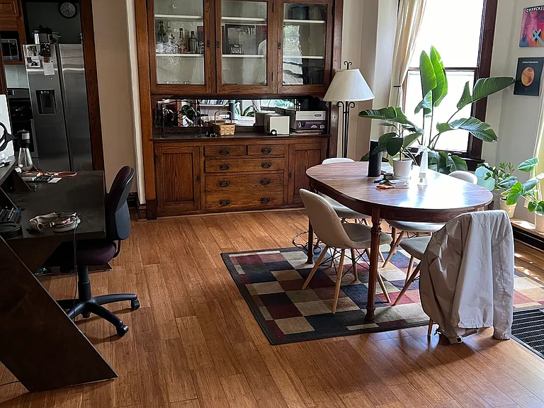 Built-in China cabinet in DR