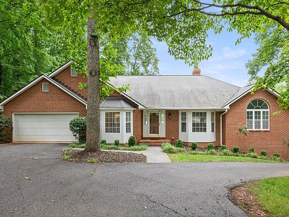 2nd image of 617 Lake Vista Dr