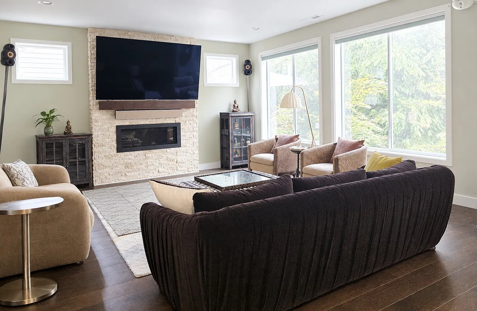 4 bed, 2240 sqft, $4,795 — Photo 4