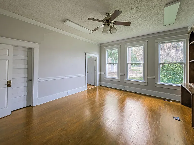 218 N Central Ave #1 — Photo 4