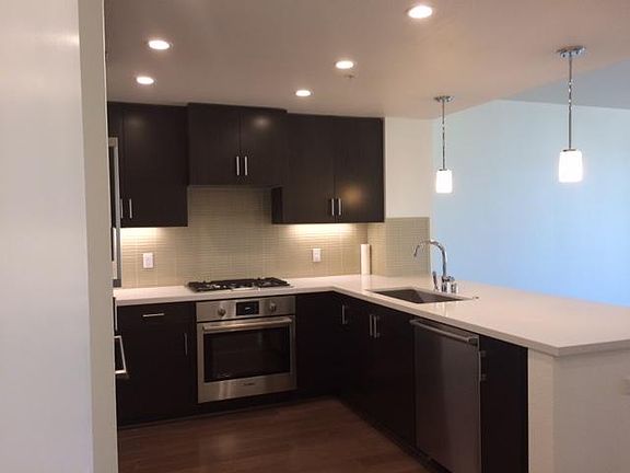 3rd image of 2655 Bush St APT 303