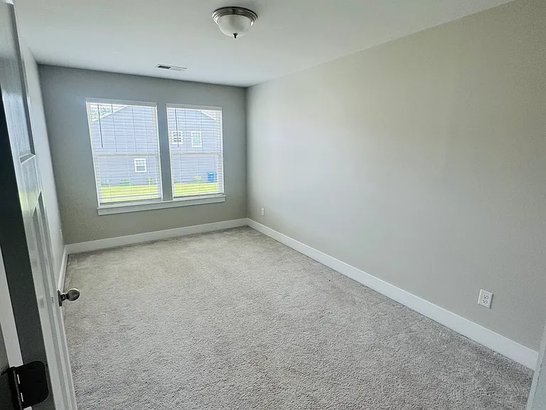 110 Addington Ln — Photo 10