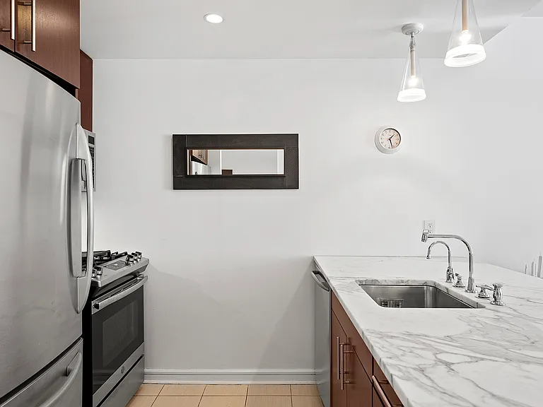 350 W 53rd St #3D — Photo 7