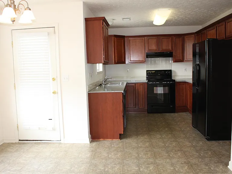 664 Vonbryan Trce — Photo 3
