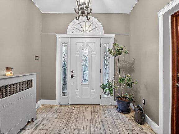 2nd image of 814 Kennedy Blvd Floor 2