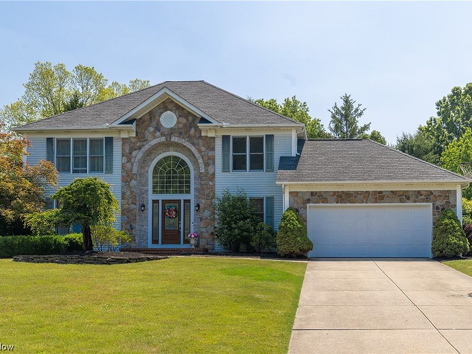 1st image of 32750 Seneca Dr