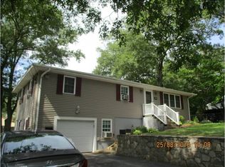 87 Rawlinson Dr, Coventry, RI 02816